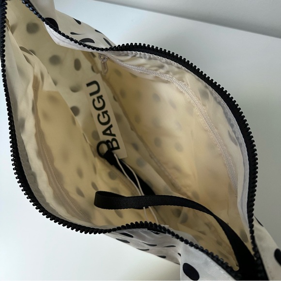 BAGGU Medium Crescent Bag Cream Polka Dot - Picture 4 of 5